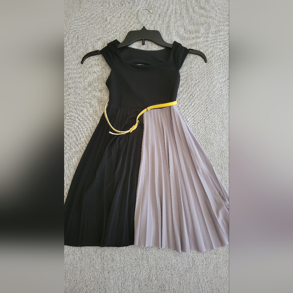 Bonnie Jean size 8 black Grey pleated dress